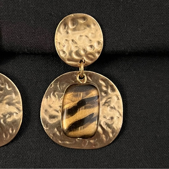 Hammered Gold Tone Clip-on Earrings - Picture 3 of 8